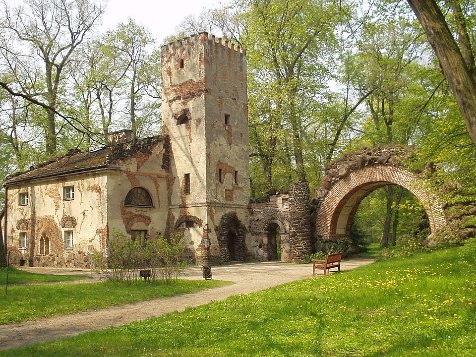 File:Arkadia, Dom Murgrabiego i Łuk Grecki.jpg
