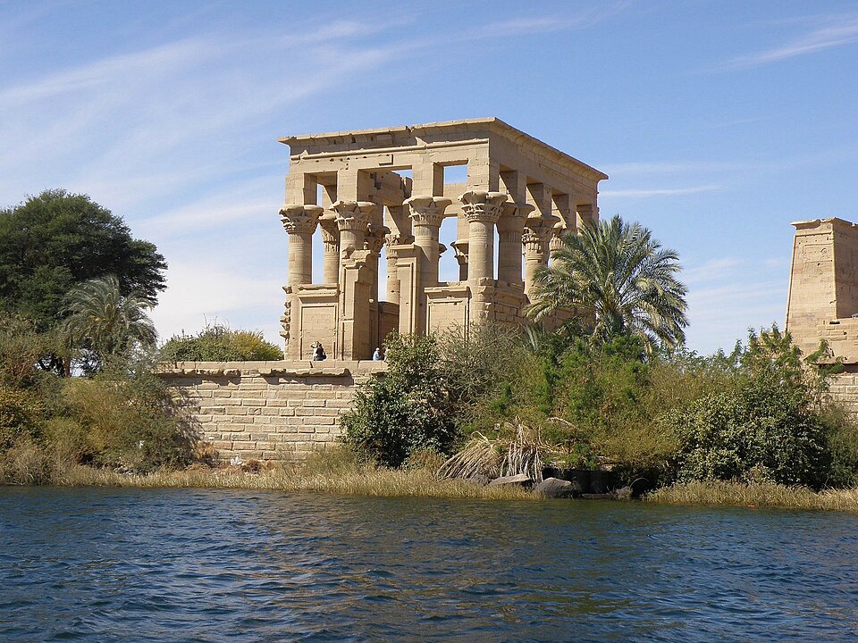 File:Aswan Philae temple pavilion.jpg