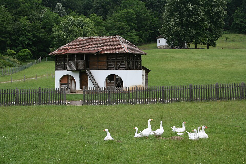 File:Manastir Kaona12.jpg
