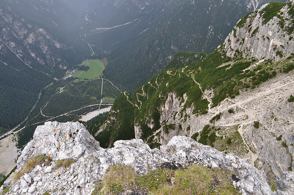 File:PionerwegMontePiana.JPG