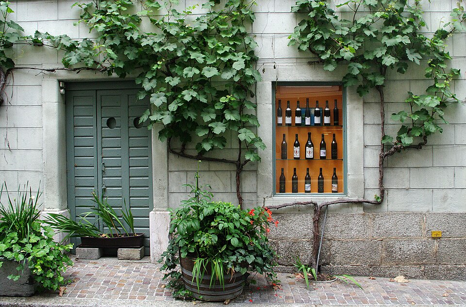File:Wineshop front.jpg