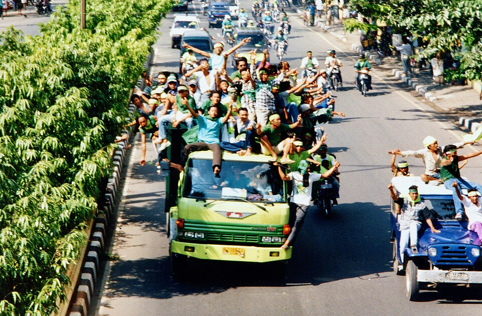 File:1997 Indonesian Election Campaign Anton Leddin.jpg