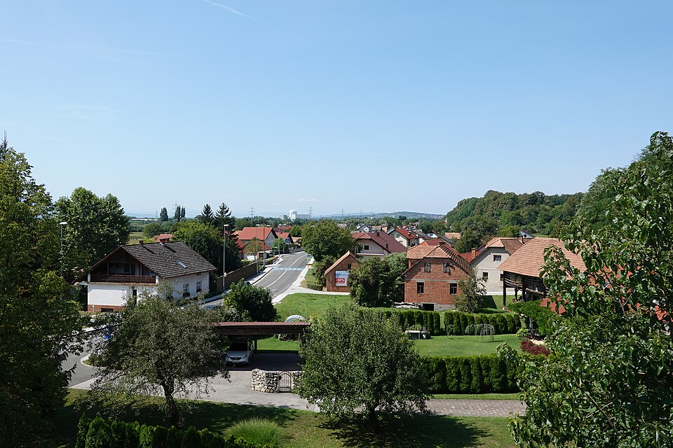 File:Dolenja vas pri Krškem 01.jpg