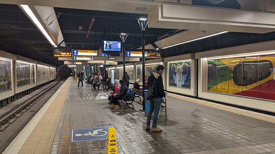 File:Grandin LRT Station 2019.jpg