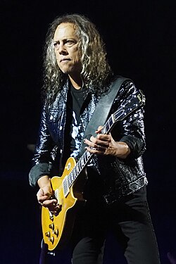 Hammett performing with Metallica in 2025