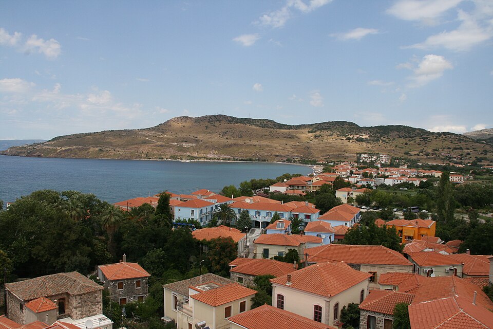 File:Petra town.JPG