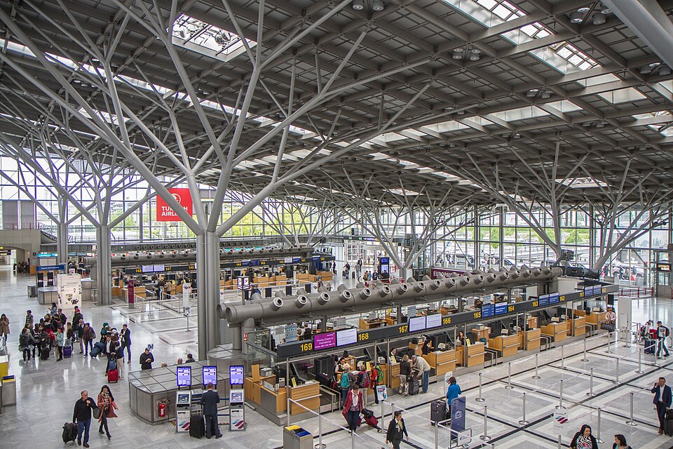 File:Stuttgart Airport Terminal 1.jpg