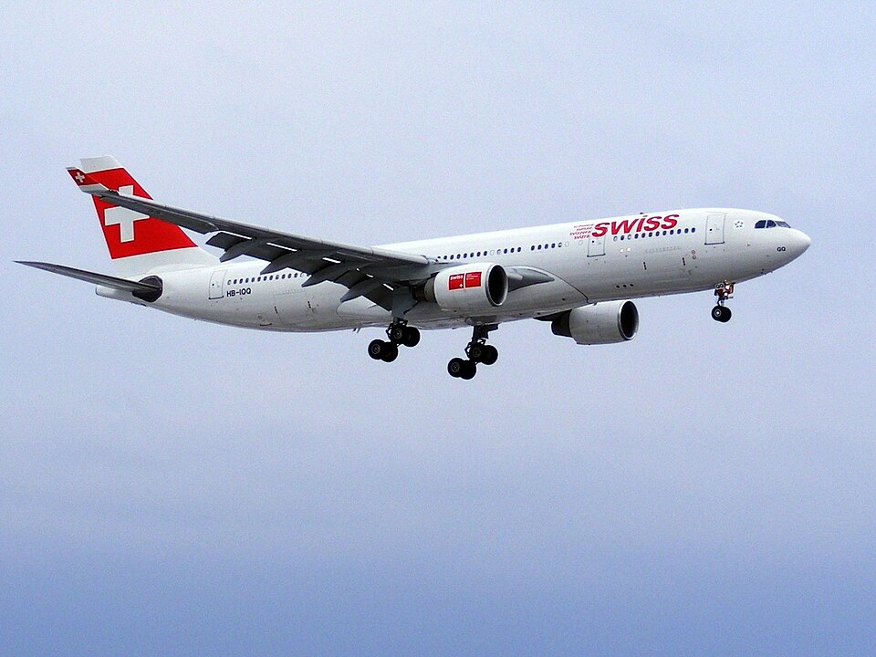 File:Swiss Airbus A330-223 (HB-IQQ).jpg