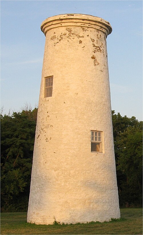 File:Bois Blanc Island Lighthouse, cropped.jpg