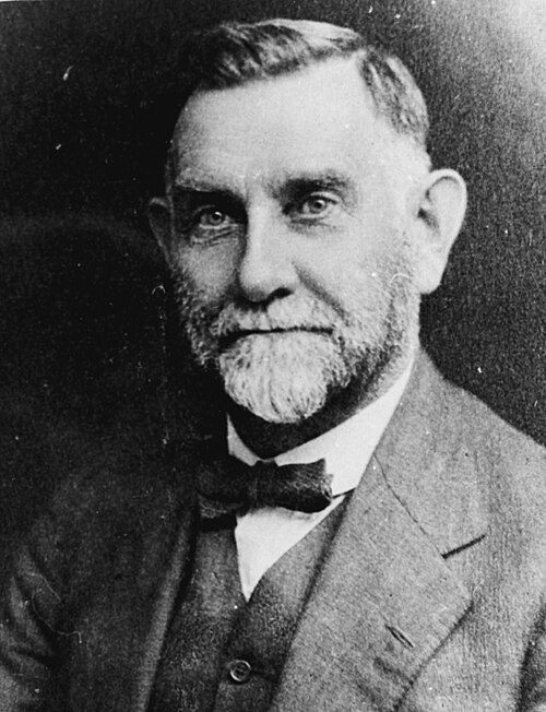File:Charles Chilton, 1895c.jpg