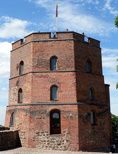 File:Gediminas Tower in Vilnius (cropped).jpg