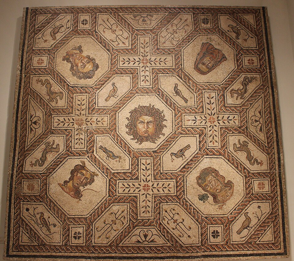 File:Mosaico Medusa M.A.N. 01.JPG
