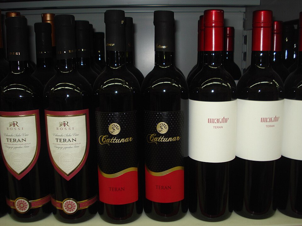 File:Vino Teran (Croatia).jpg