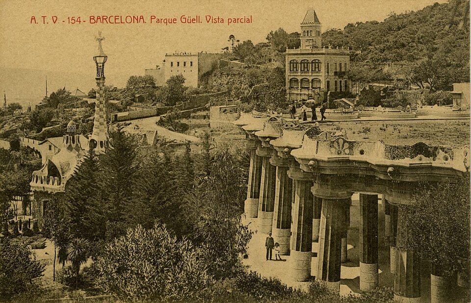 File:Vista parcial parc Güell.jpg