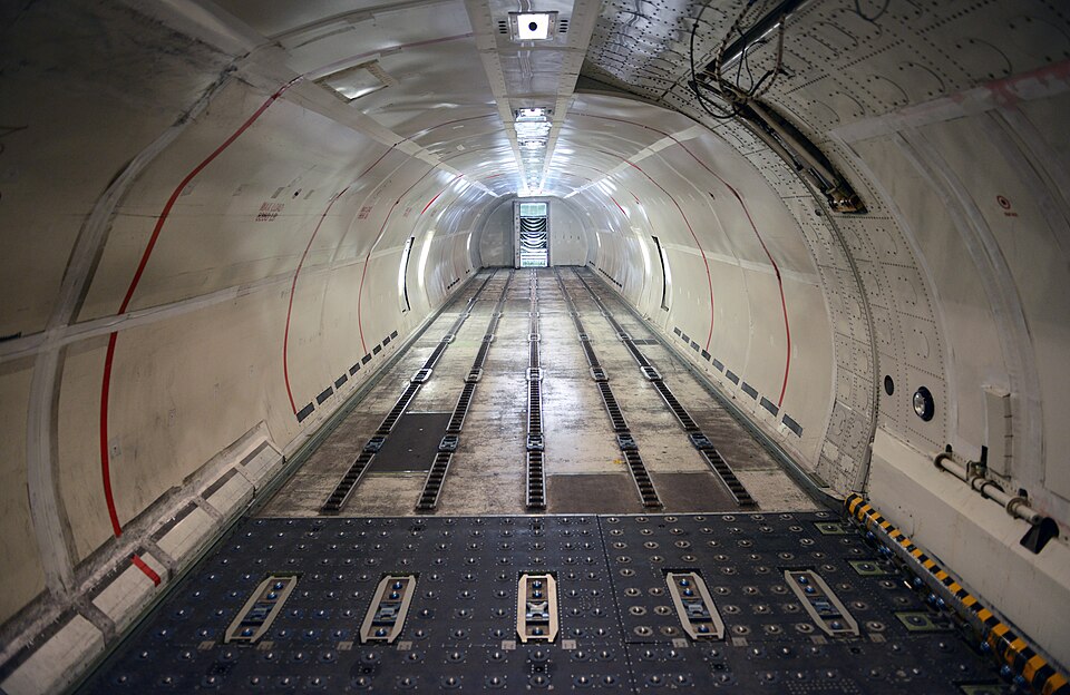 File:Boeing 727 donation 26 (19129624324).jpg