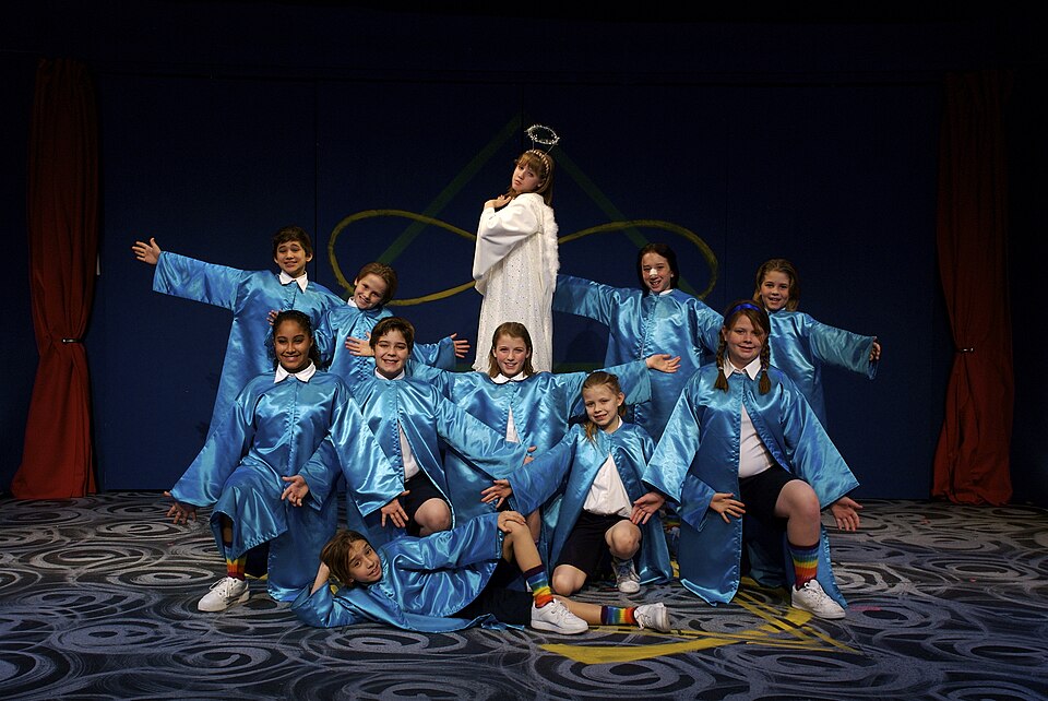 File:The Cast.jpg