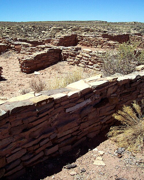 File:Walls at the Puerco Pueblo.jpg