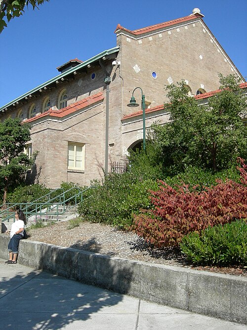 File:West Seattle High 06.jpg