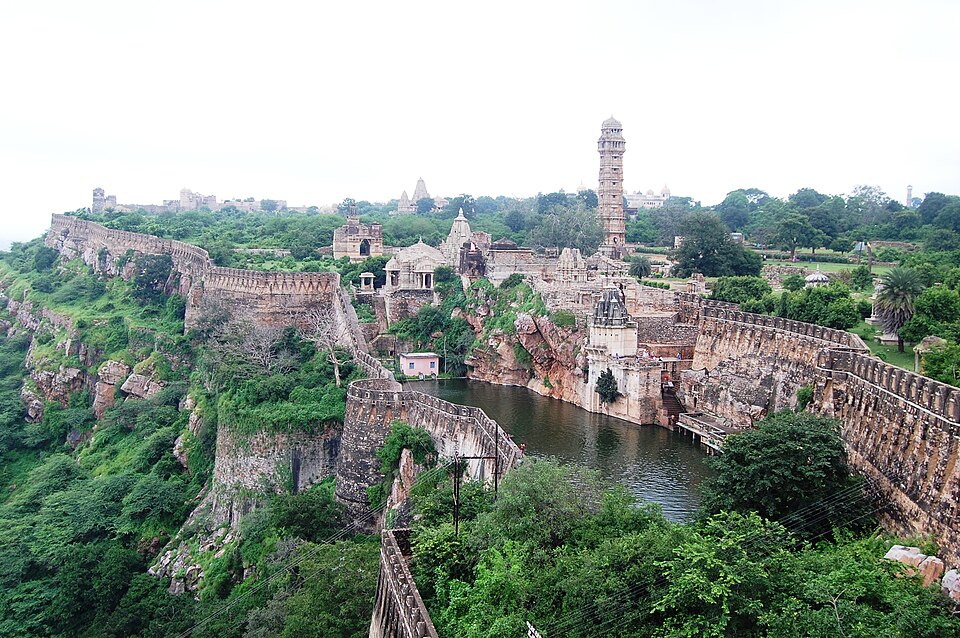 File:Chittorgarh fort.JPG