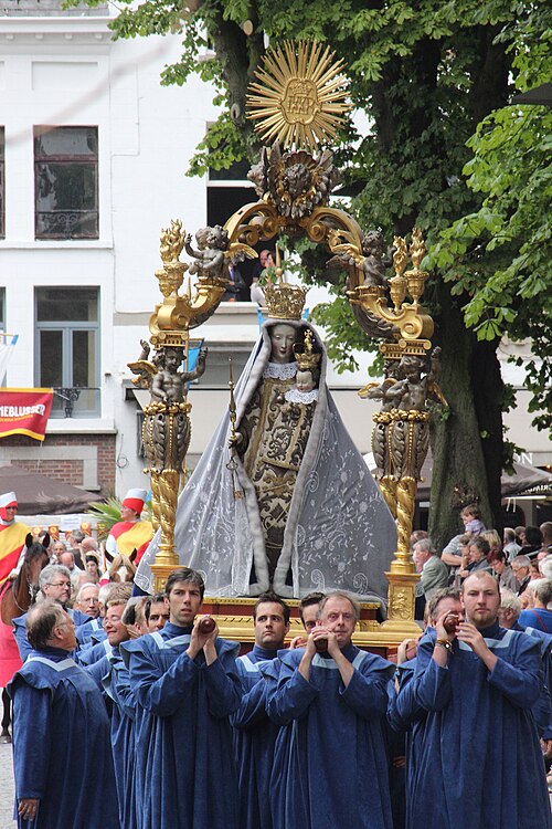 File:Hanswijkcavalcade 1386.JPG