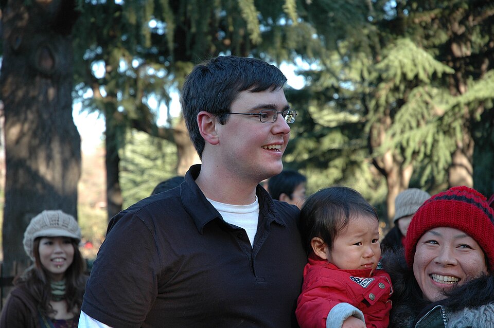 File:Matt Harding in Tokyo 1.JPG