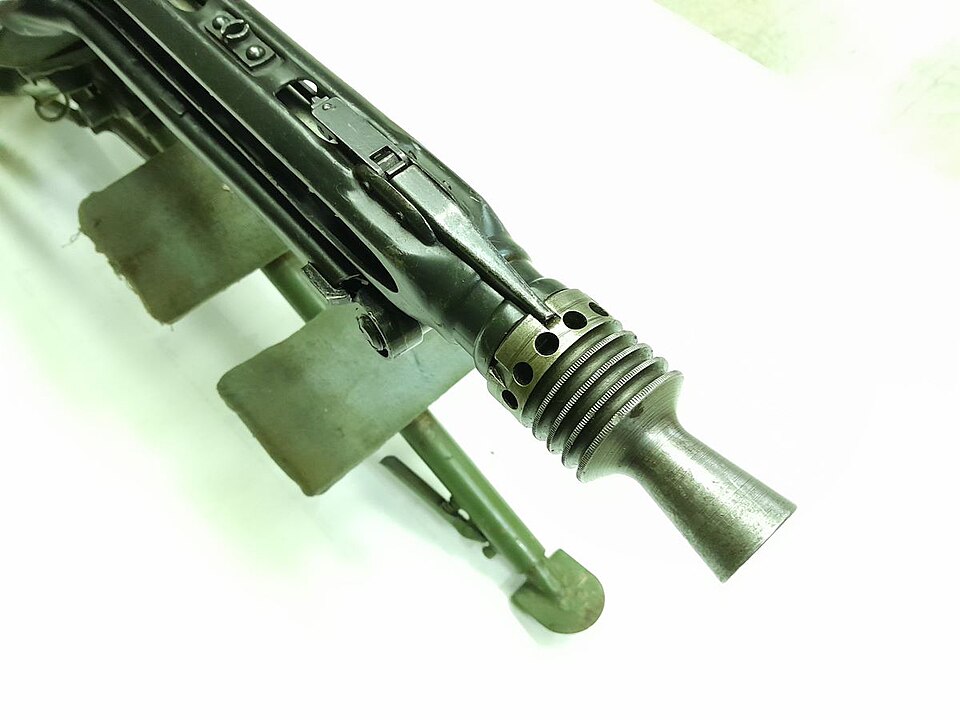 File:Mitralieră MG 42 cu afet 06.jpg