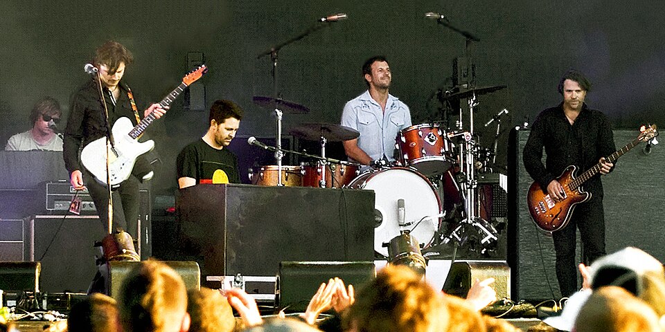 File:Powderfinger (Big Day Out 2010).jpg