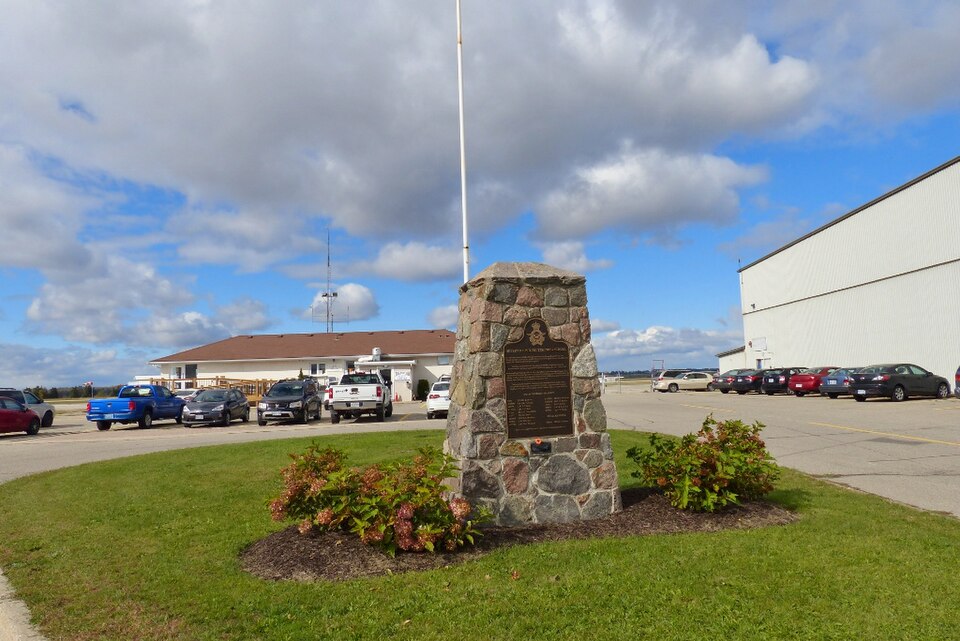 File:RCAF Brantford Public Area.jpg