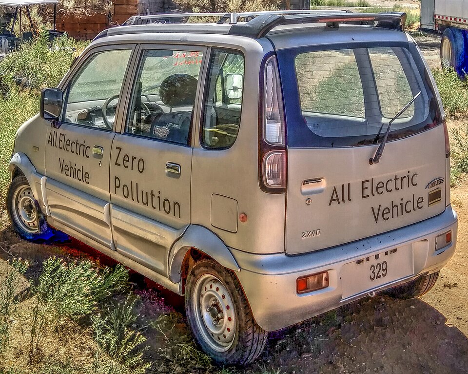File:2006 Miles ZX40 48V electric car.jpg