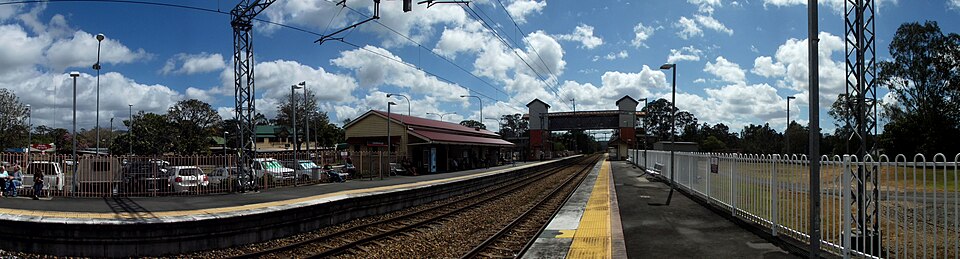 File:Landsborough Station - panoramio.jpg