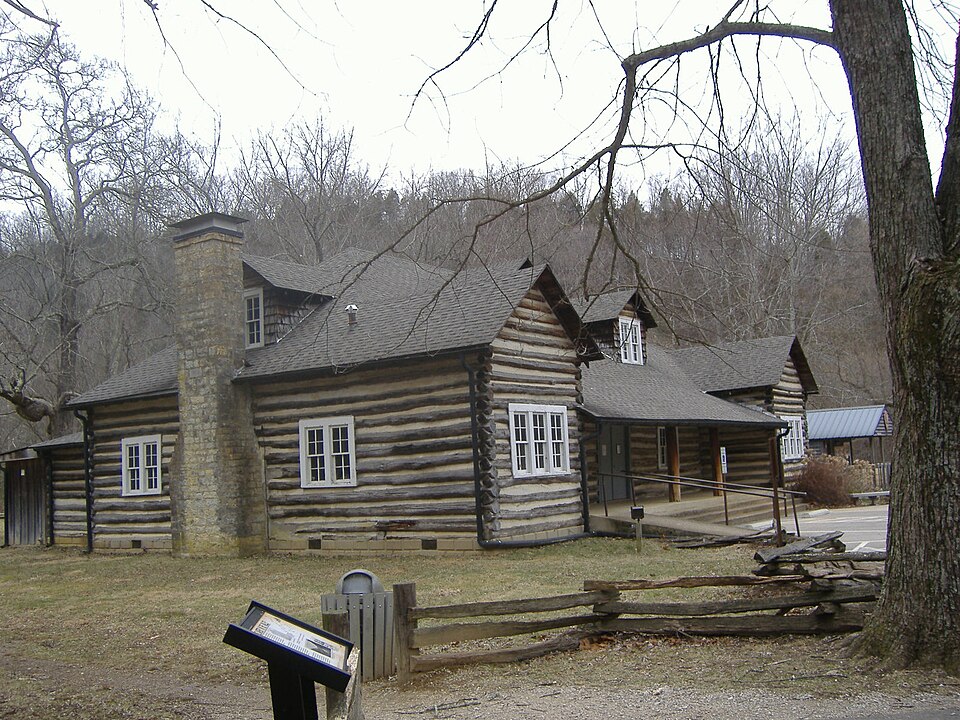 File:Lincoln Knob Creek Tavern.JPG