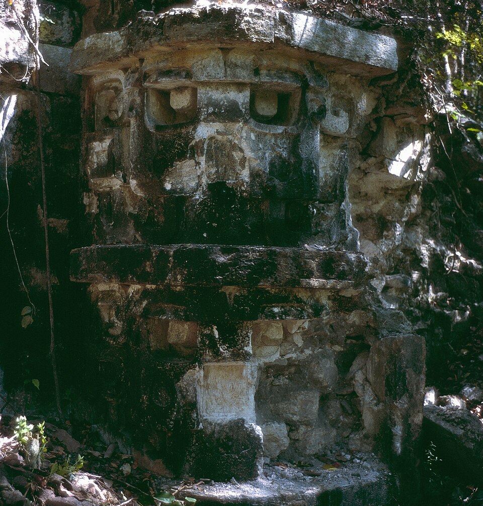File:Pechal VI.jpg