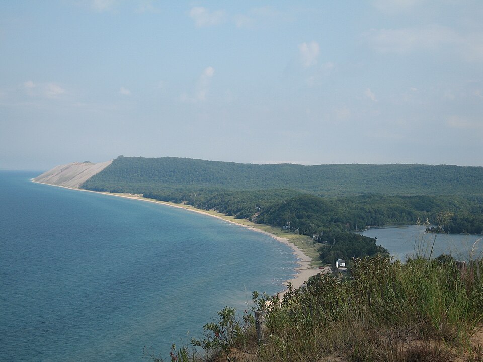 File:Sleeping Bear dunes from Empire Bluffs.jpg