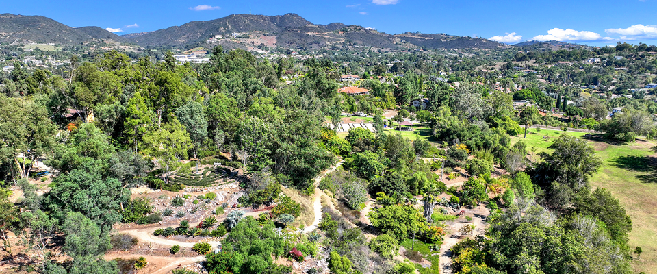 File:Vista, CA Landscape.png