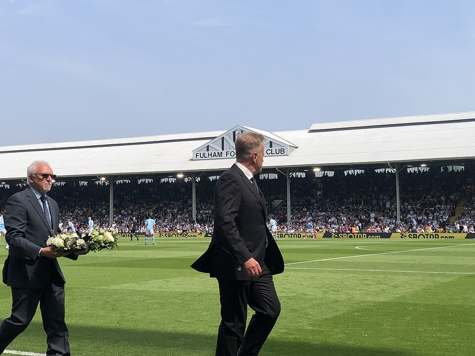 File:Viv Busby Moment of Silence (2).jpg