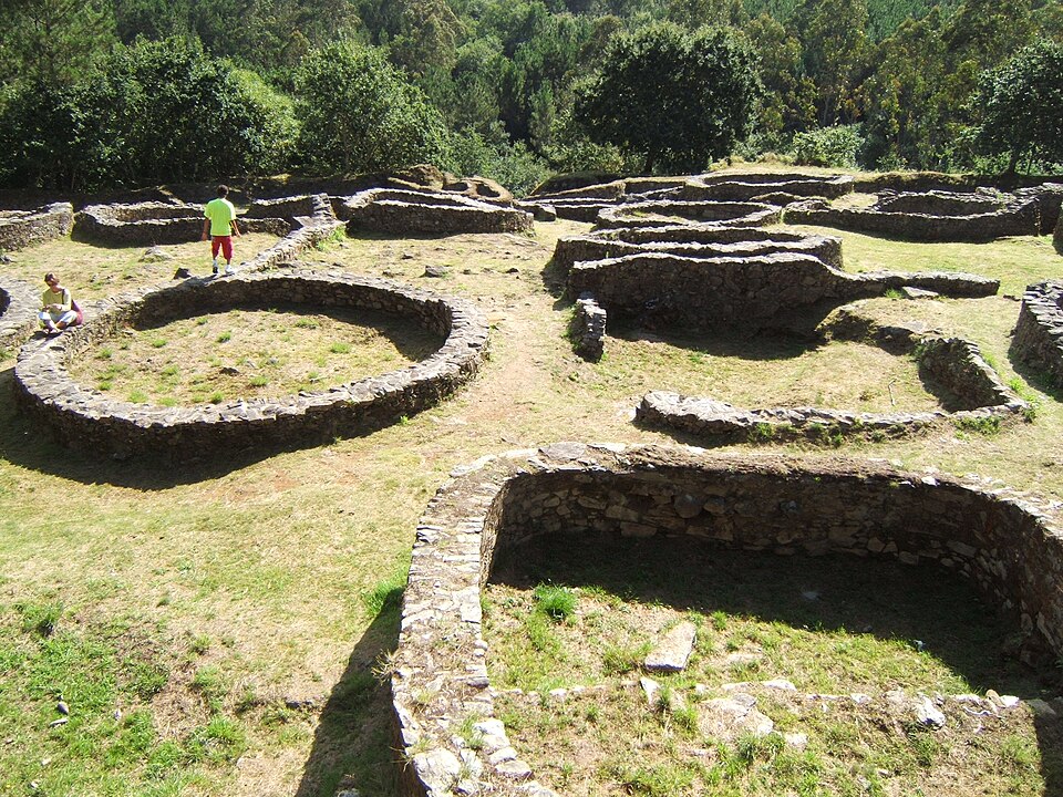 File:Castro de borneiro 01.jpg
