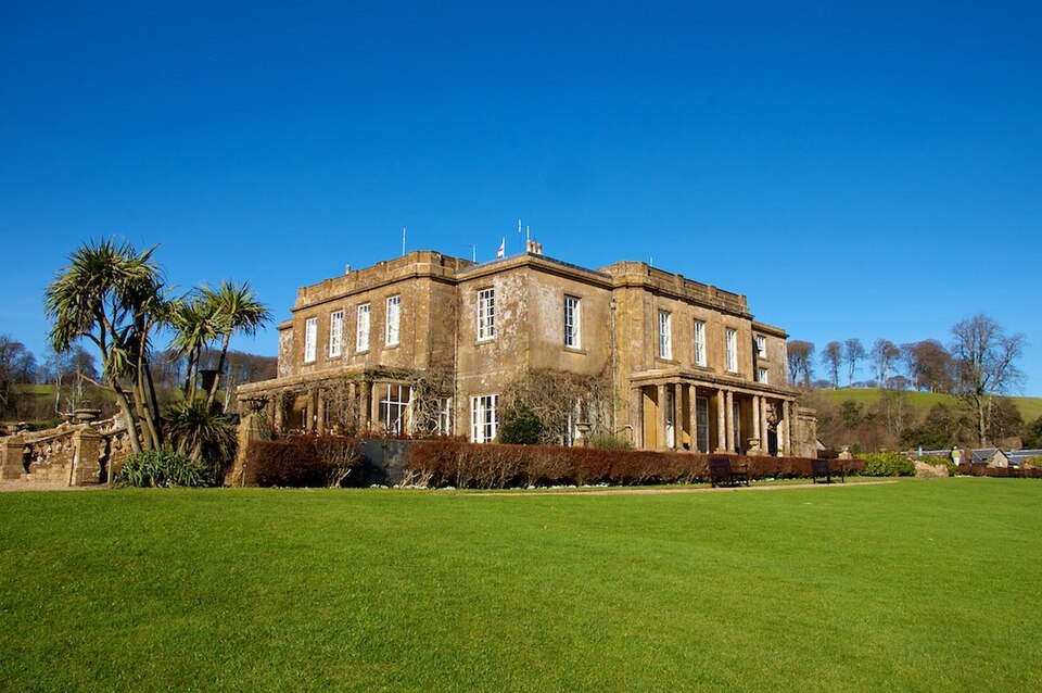 File:Cricket House (5446682086).jpg