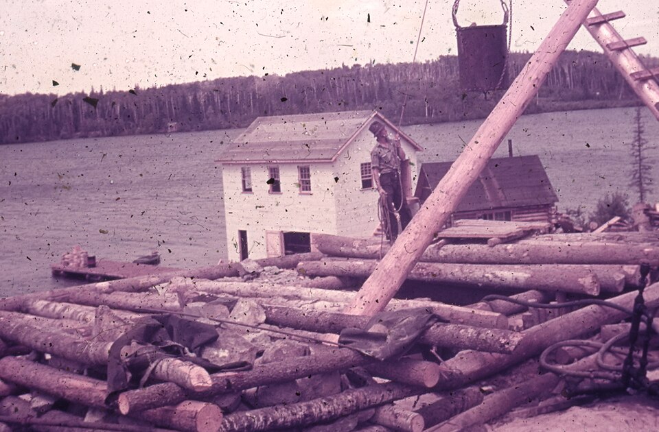 File:Office and Boathouse Sanshaw Mine 1936.jpg