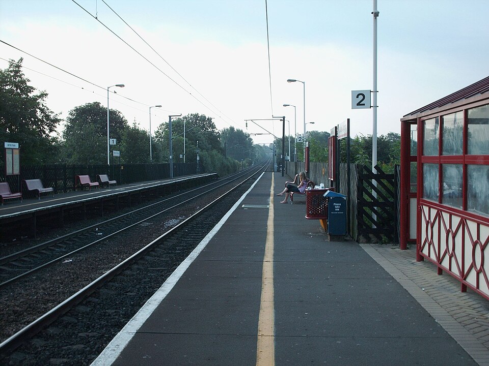 File:Sandal Agbrigg station 2.jpg