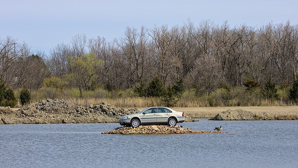 File:VolvoIsland1.jpg