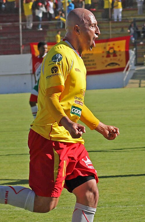 File:Wellington Sánchez Aucas 2012.jpg