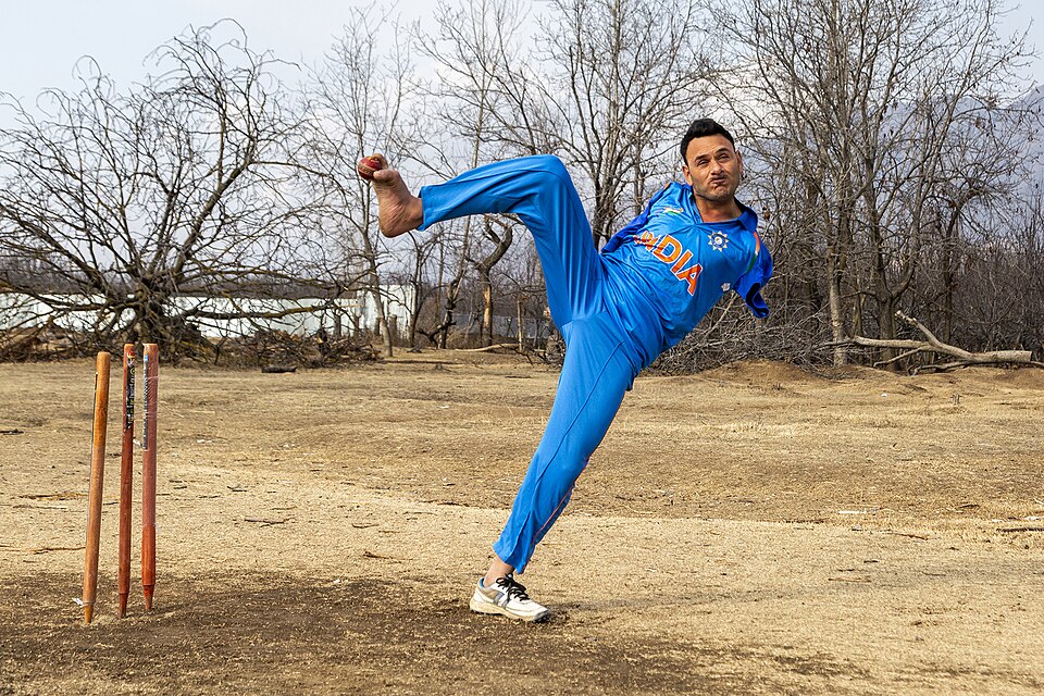 File:Amir Hussain Armless Cricketer.jpg