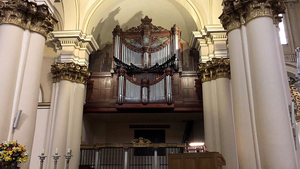 File:Órgano Catedral de Bogotá 2.jpg