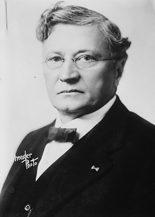 File:AR McRae Thomas.jpg