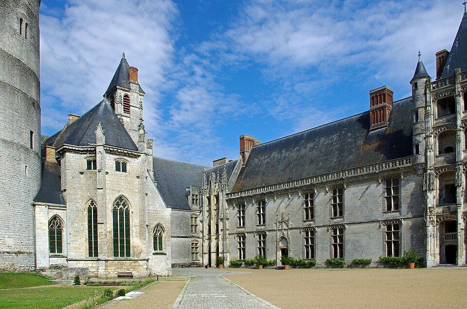 File:Châteaudun (Eure-et-Loir) (14828622096).jpg