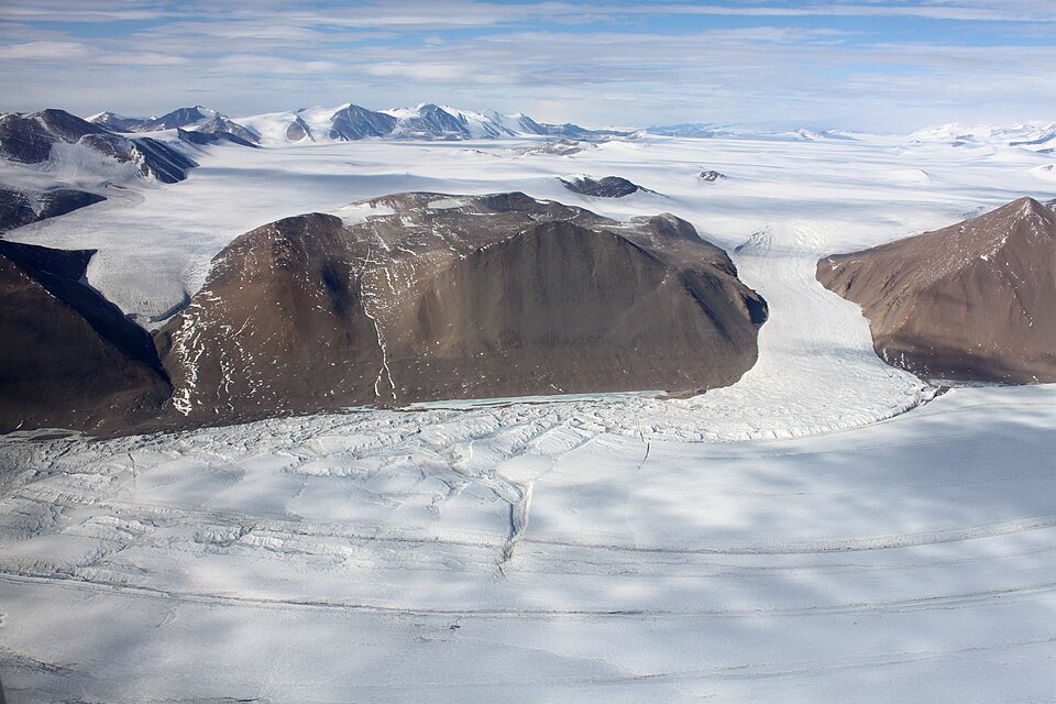 File:Ferrar Glacier, Antarctica 1.jpg