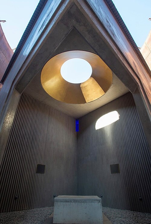 File:Interiorpic2.jpg