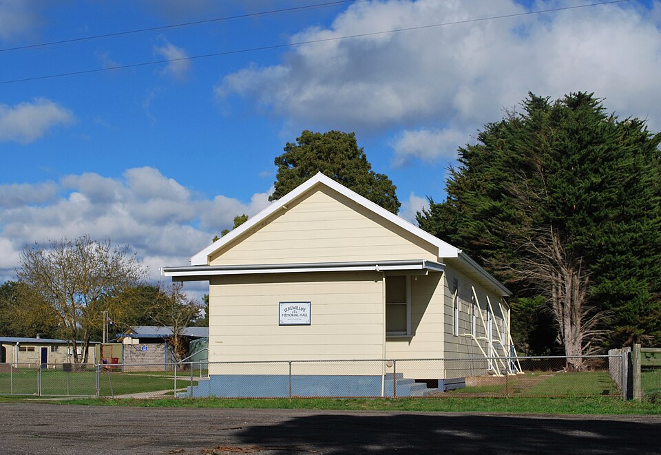 File:Irrewillipe Memorial Hall.JPG