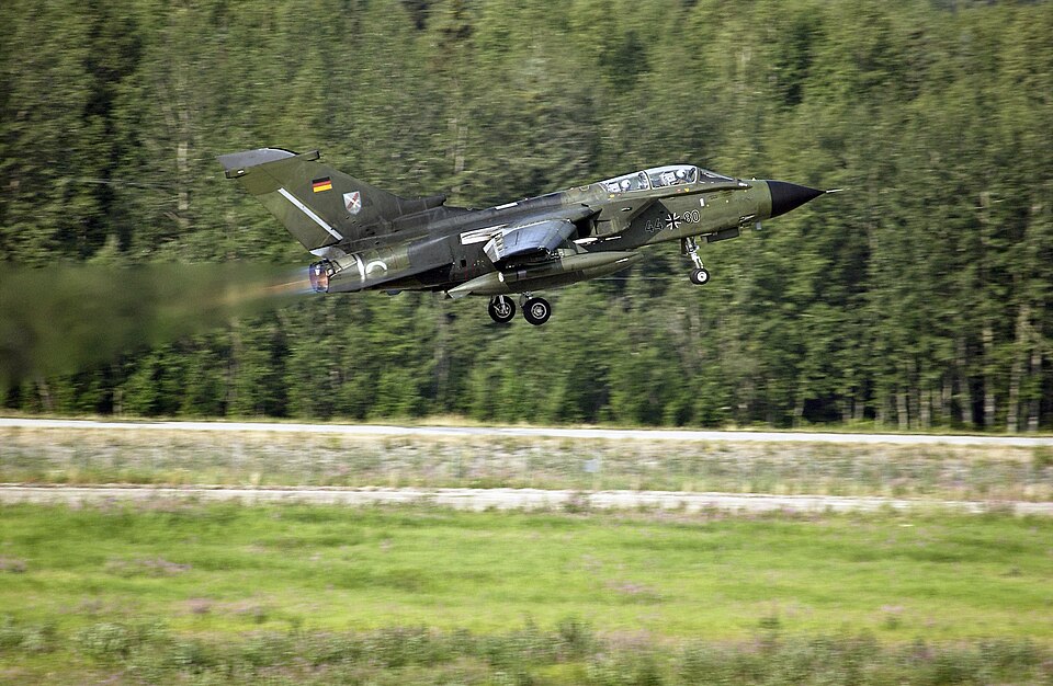 File:Panavia Tornado Luftwaffe.jpg