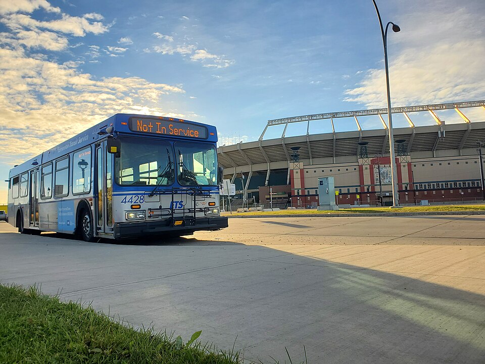 File:ETS Bus Stadium Station, Edmonton.jpg